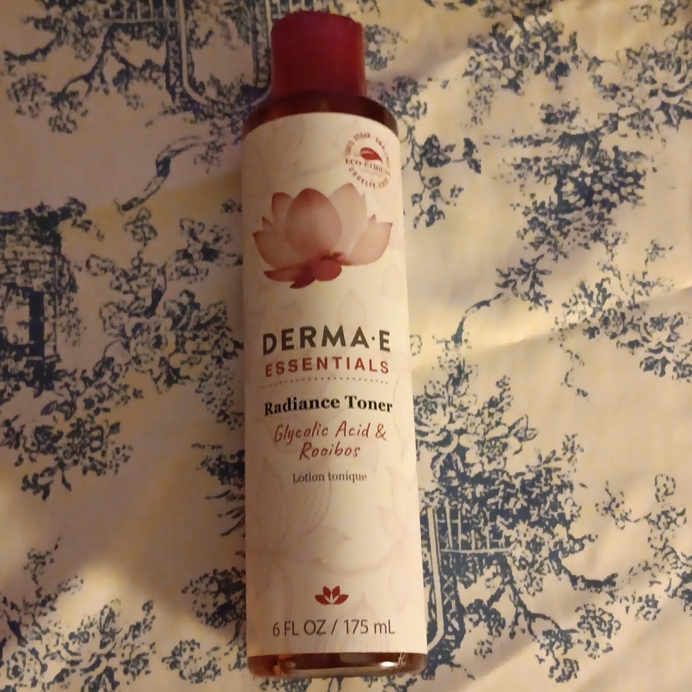 ⭐5 for $25⭐ Derma-E Essentials Radiamce Toner